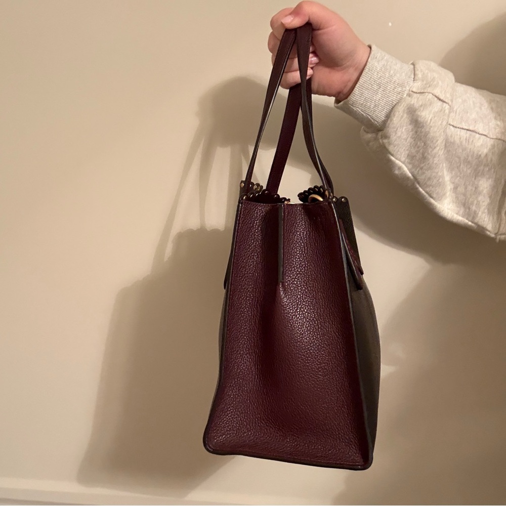 Coach Charlie Carryall with Scallop Rivets Handbag with Shoulder Strap - Picture 4 of 14